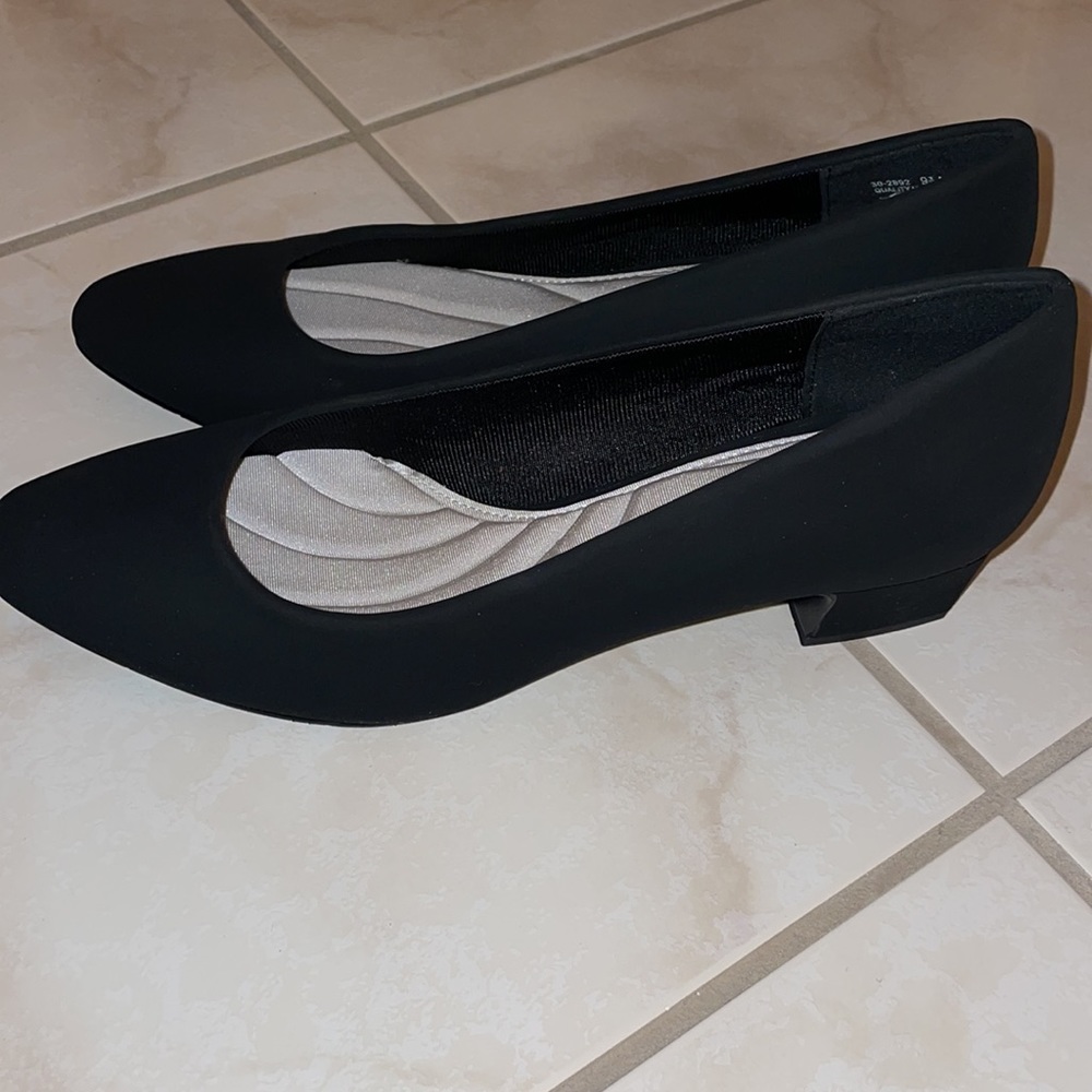 Women’s dress shoes - Picture 2 of 3